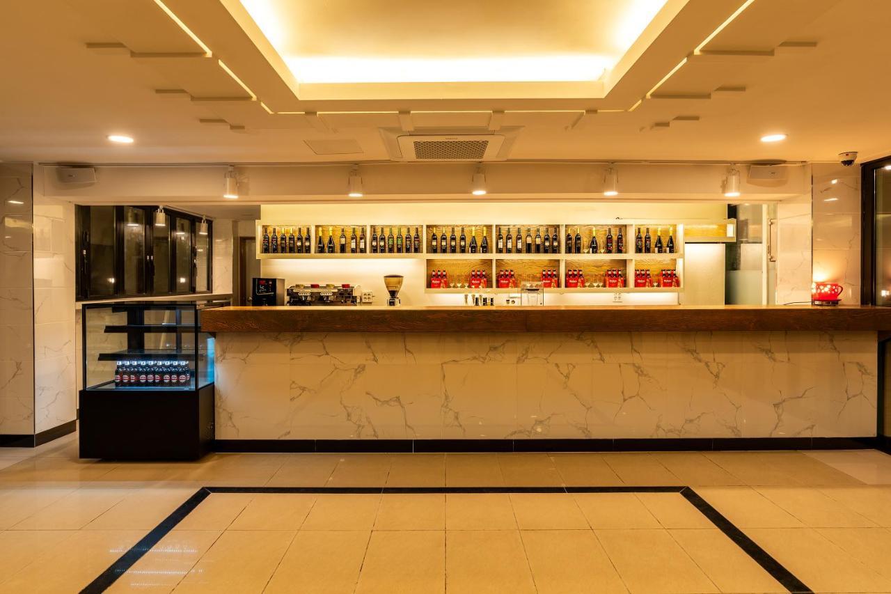 コクーン ツーリスト ホテル エーウォル チェジュ 済州市 エクステリア 写真